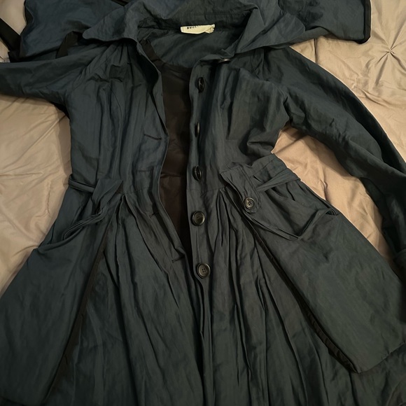 Designed trench coat - Picture 1 of 16